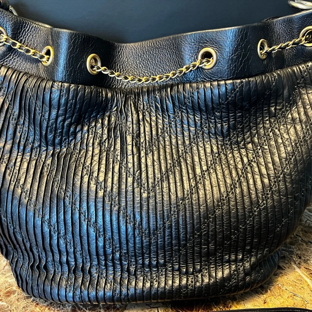 Chanel Crumpled Calfskin Coco Pleats Medium Drawstring Bag Black. - Picture 3 of 10